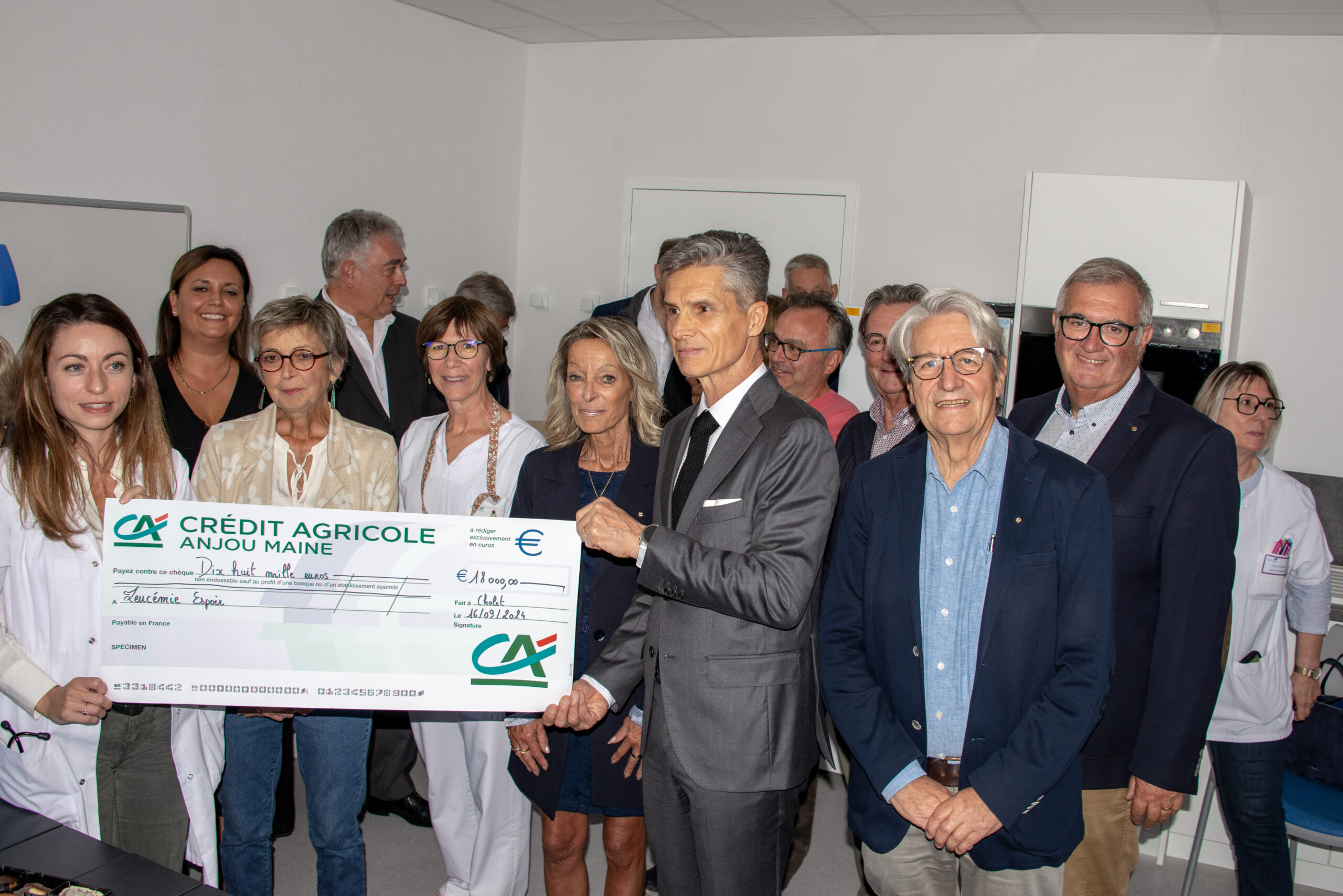 Association des Clubs Service – Opération Hypnose – Remise du chèque à FLE